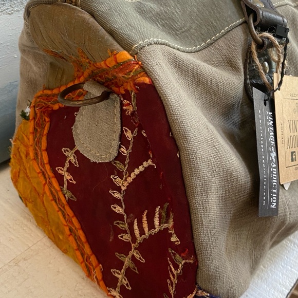 Vintage addiction small duffle with tapestry ends - Picture 2 of 6